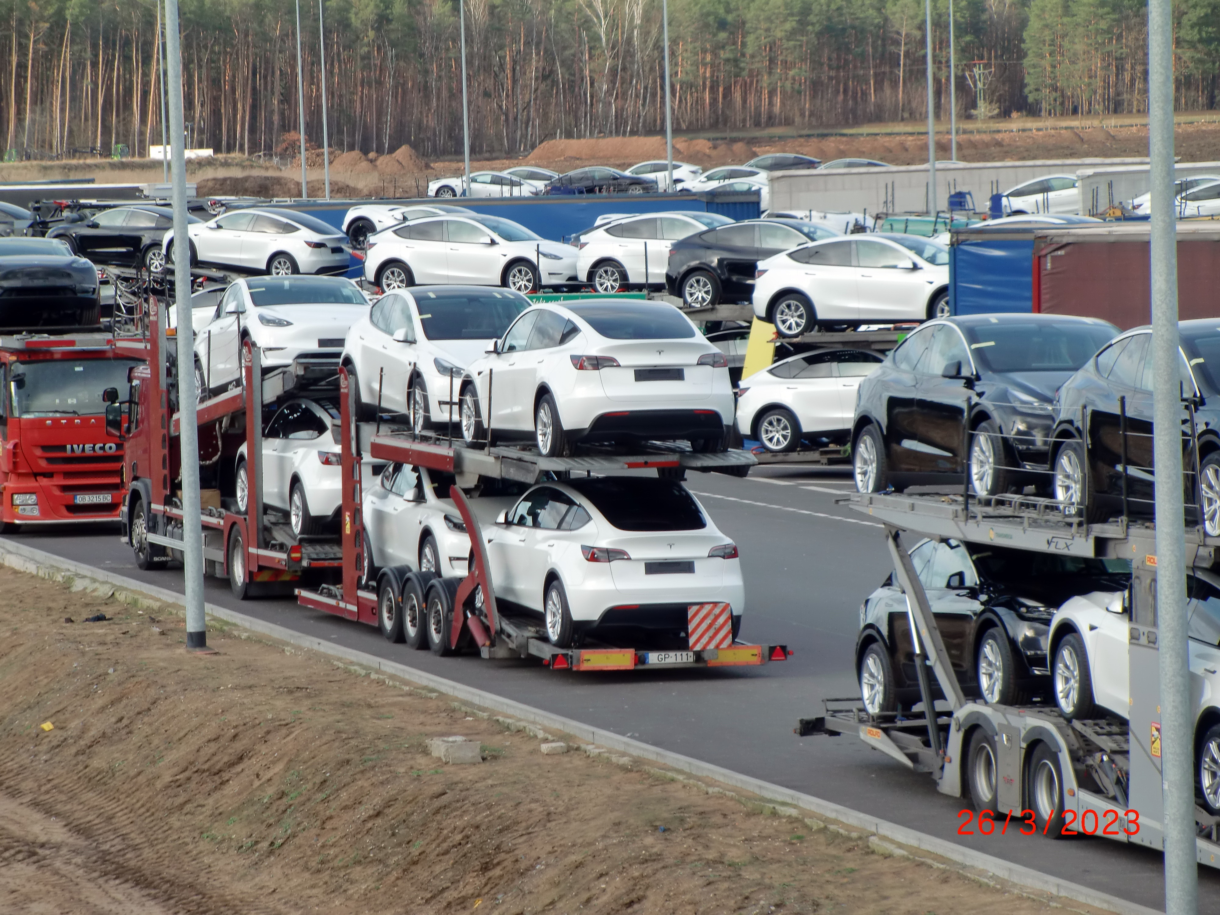TESLA Y - versandfertig