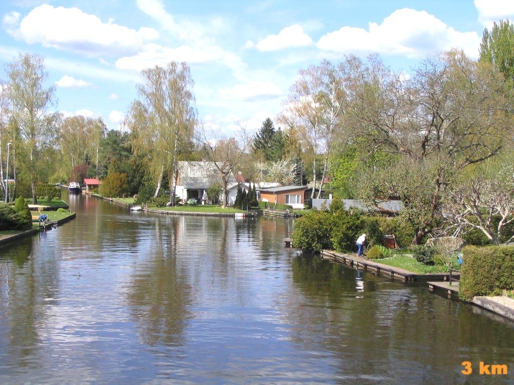 Blick von einer Brcke der Strae 538 auf einen Spreearm